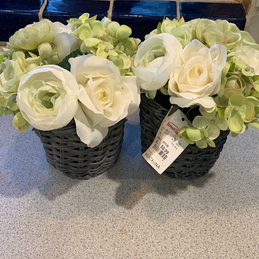 Two Lovely New with Tags Green and white Artificial Floral‎ Baskets